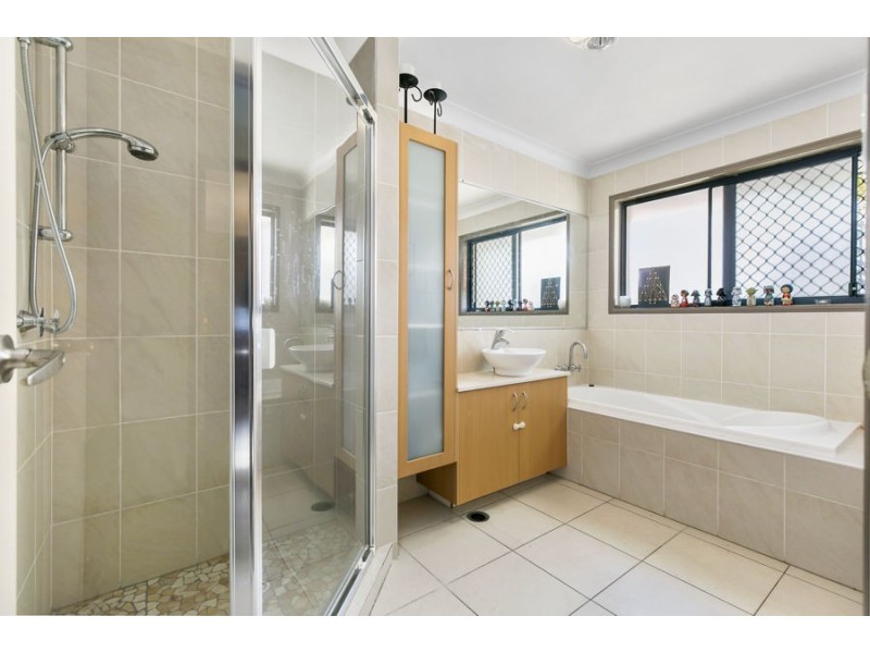 15 Shangrila Crescent, Springfield Lakes QLD 4300