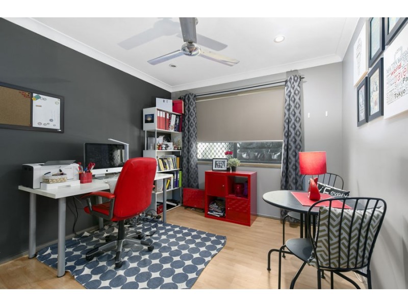 15 Shangrila Crescent, Springfield Lakes QLD 4300