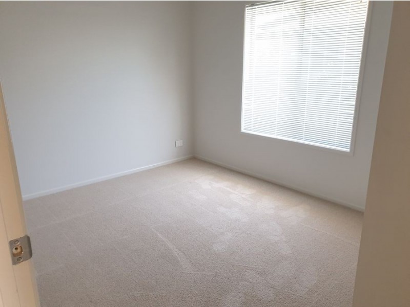 2/3 Edward Street, One Mile QLD 4305