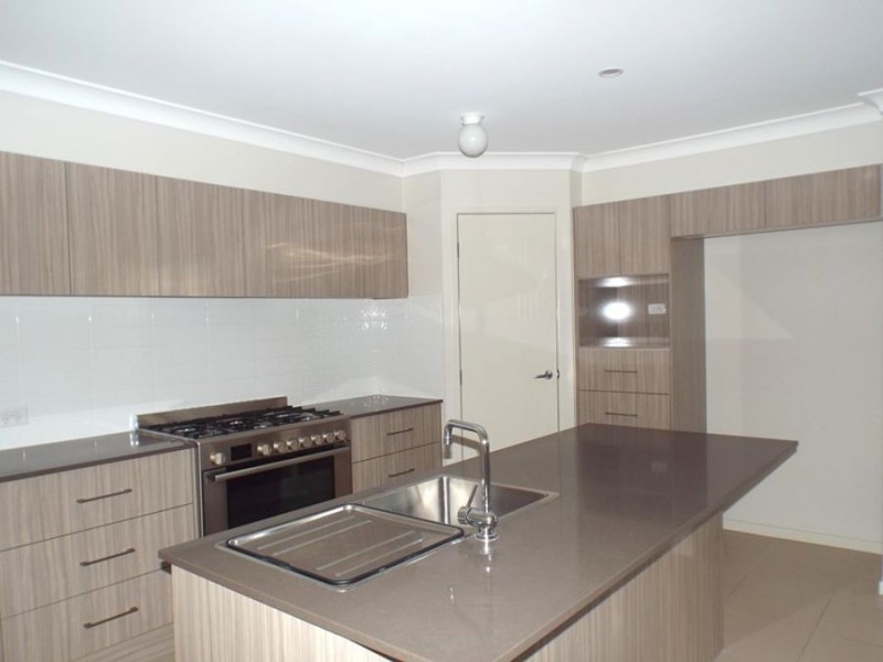 39 Fitzpatrick Circiut, Augustine Heights QLD 4300