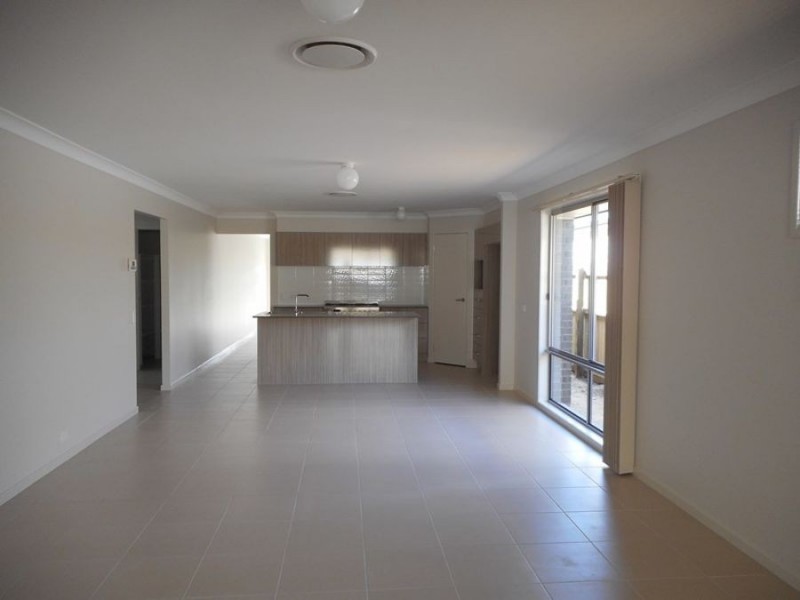39 Fitzpatrick Circiut, Augustine Heights QLD 4300