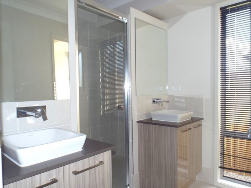 39 Fitzpatrick Circiut, Augustine Heights QLD 4300