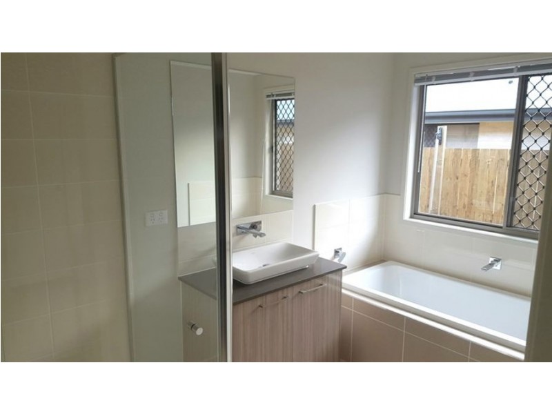 39 Fitzpatrick Circiut, Augustine Heights QLD 4300