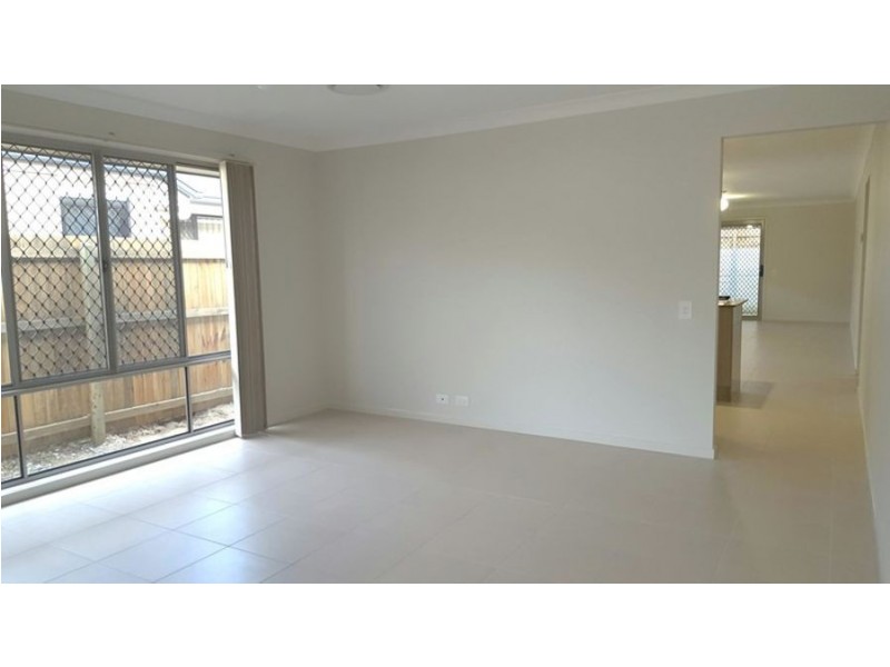 39 Fitzpatrick Circiut, Augustine Heights QLD 4300