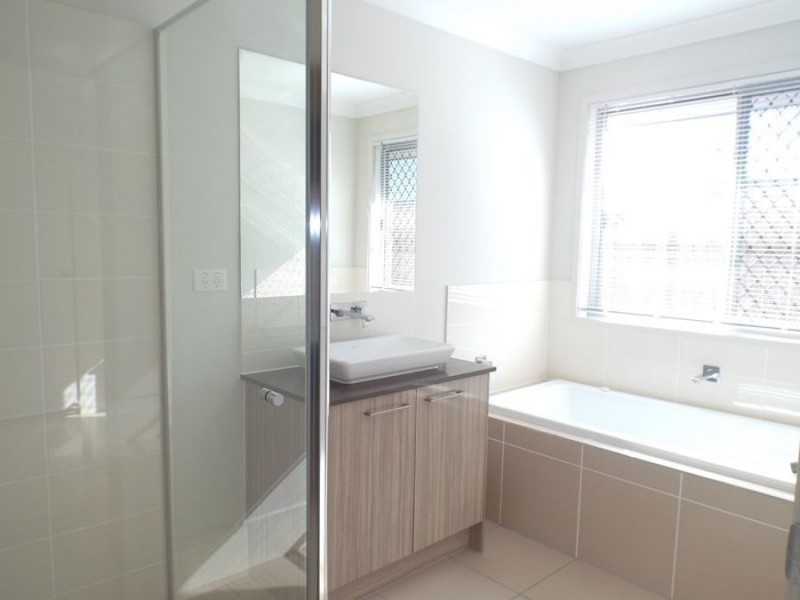 39 Fitzpatrick Circiut, Augustine Heights QLD 4300