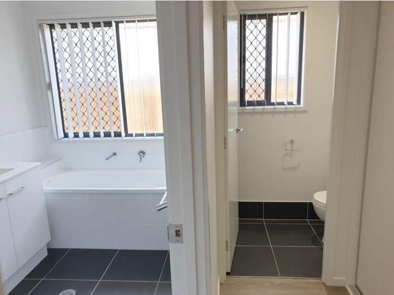 15 Hastings Avenue, Plainland QLD 4341