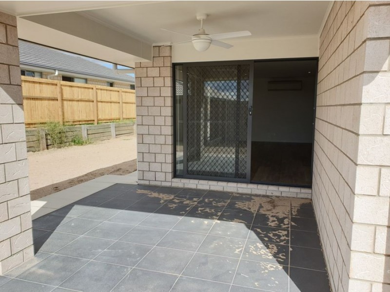 15 Hastings Avenue, Plainland QLD 4341