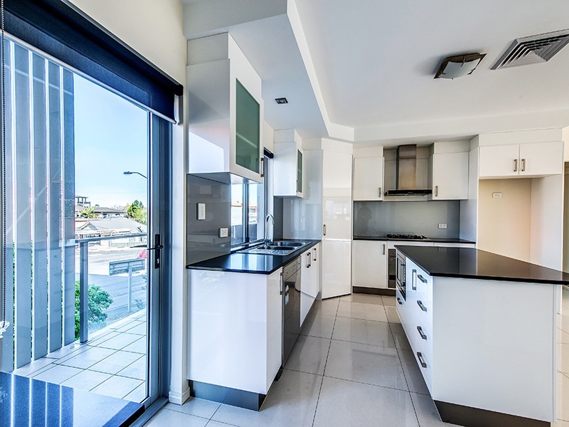 2/215 Wellington, Kangaroo Point QLD 4169
