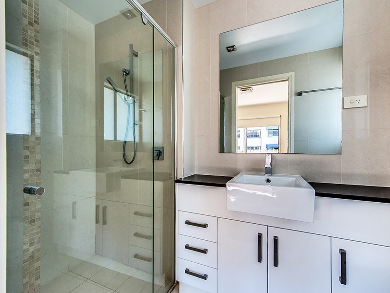 2/215 Wellington, Kangaroo Point QLD 4169