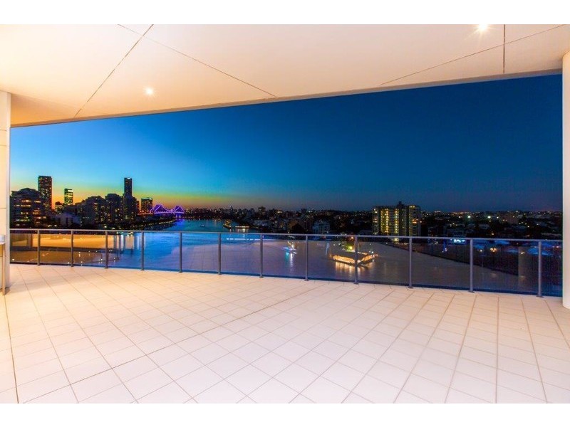 98 Thorn Street, Kangaroo Point QLD 4169