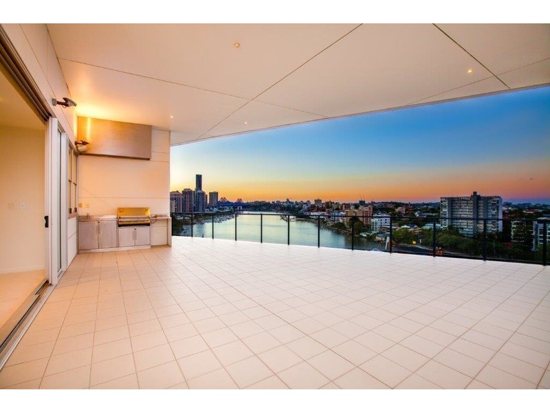 98 Thorn Street, Kangaroo Point QLD 4169