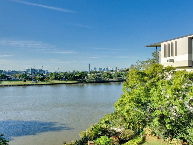 18/82 Sandford Street, St Lucia QLD 4067