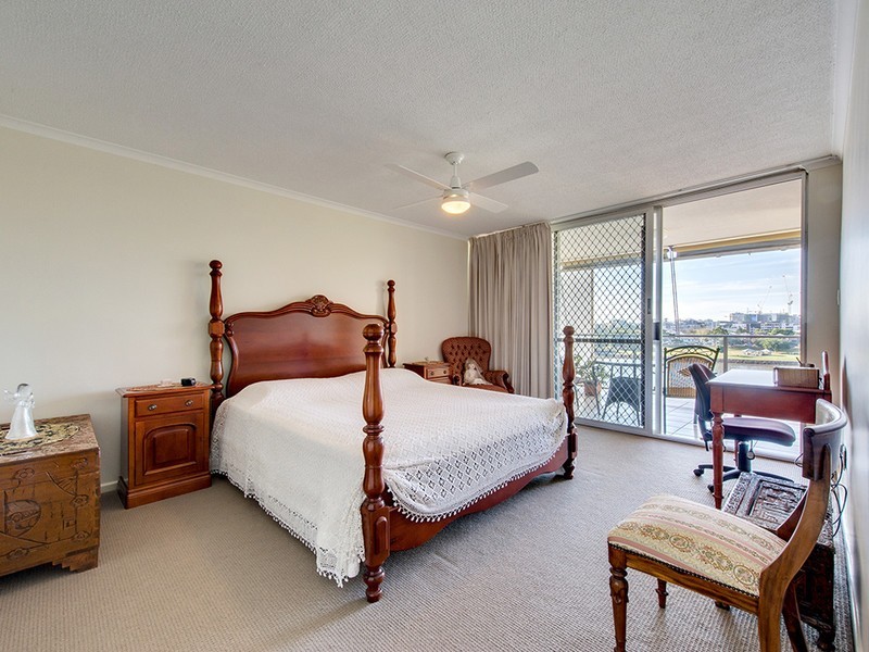 18/82 Sandford Street, St Lucia QLD 4067