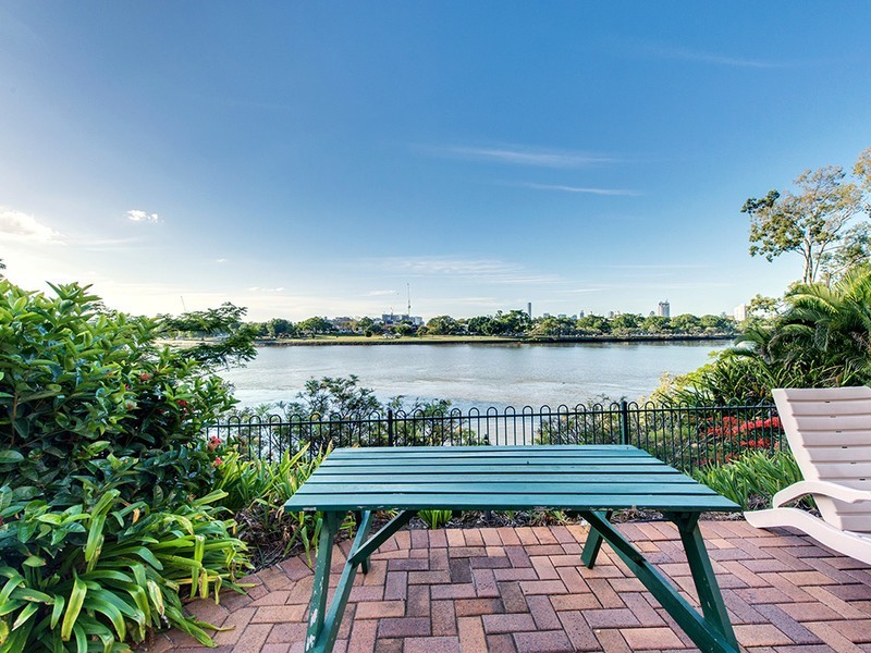 18/82 Sandford Street, St Lucia QLD 4067