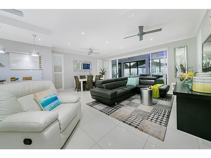 32 Oates Parade, Northgate QLD 4013