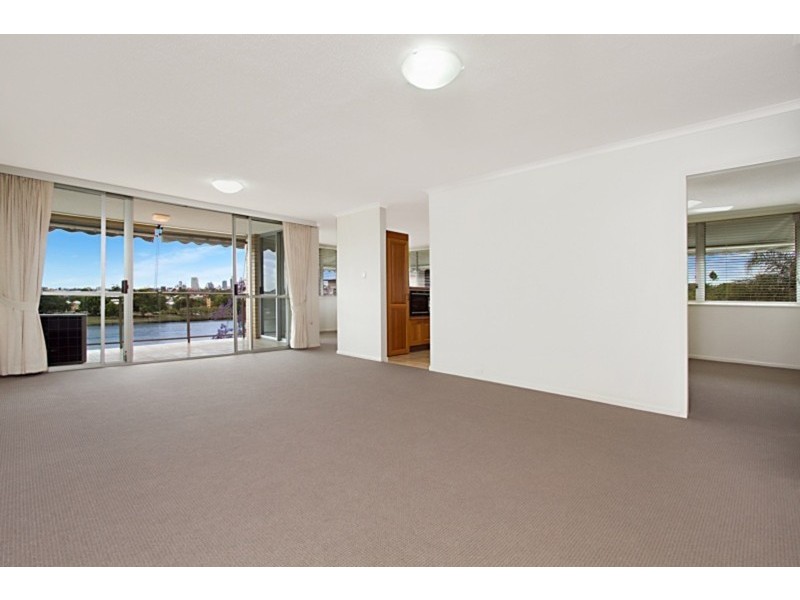 18/82 Sandford Street, St Lucia QLD 4067