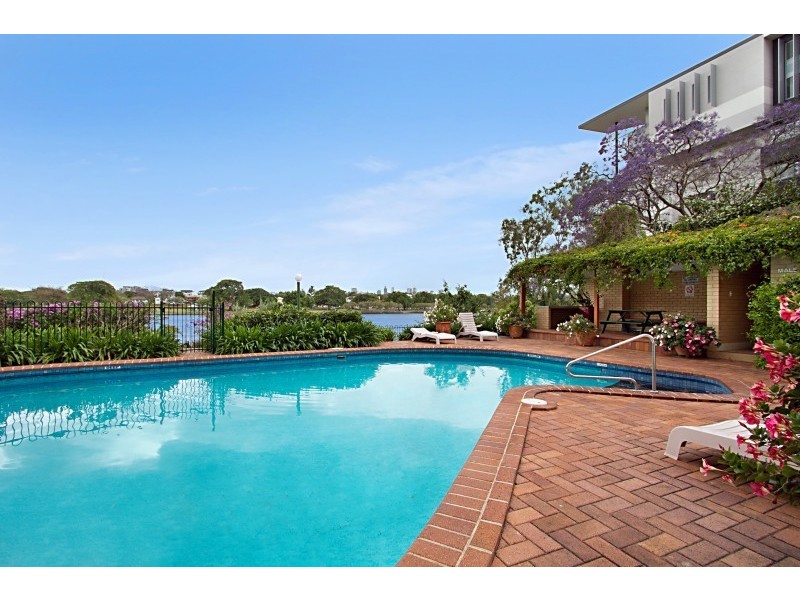 18/82 Sandford Street, Toowong QLD 4066