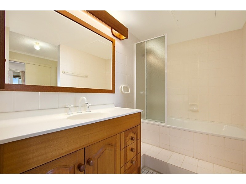 18/82 Sandford Street, Toowong QLD 4066