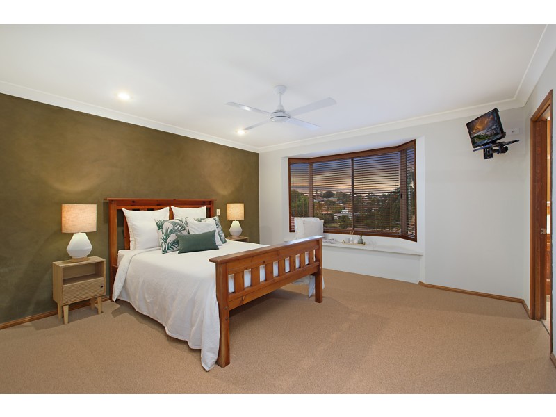 16 Clonakilty Close, Banora Point NSW 2486