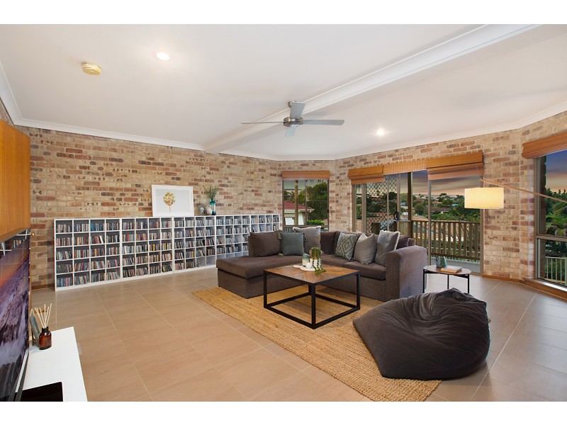 16 Clonakilty Close, Banora Point NSW 2486