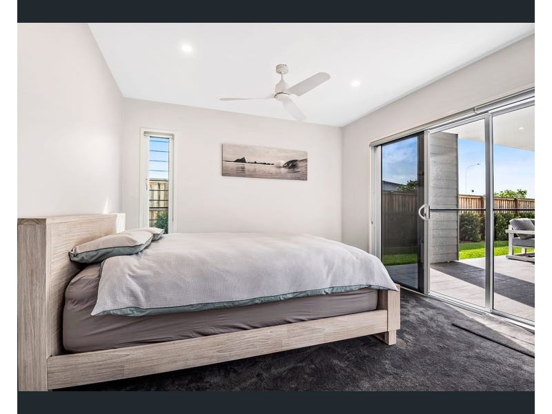 2 Suncatcher Lane, Casuarina NSW 2487