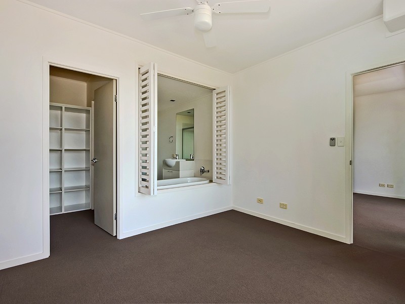 25 Dix Street, Redcliffe QLD 4020