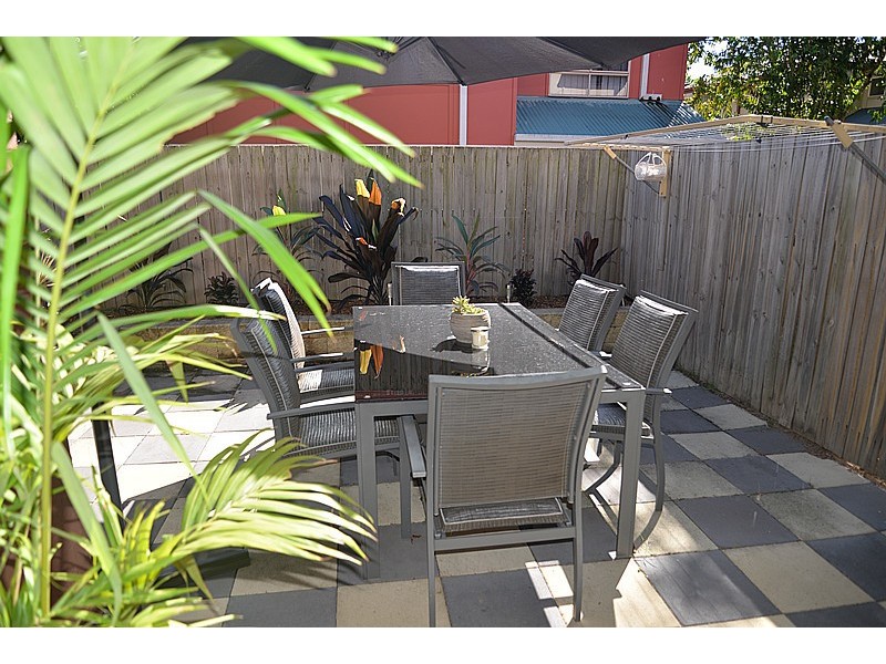 11 Oakmont Avenue, Oxley QLD 4075