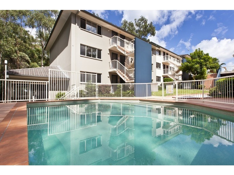 4/131 Currumburra Road, Ashmore QLD 4214