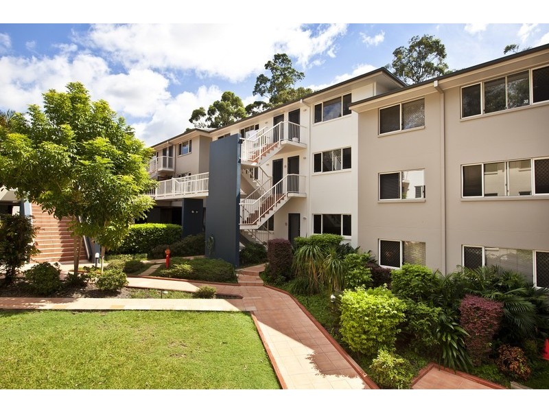4/131 Currumburra Road, Ashmore QLD 4214
