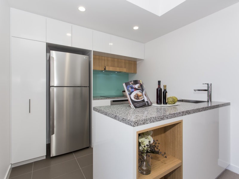 215/113 Commercial Road, Teneriffe QLD 4005