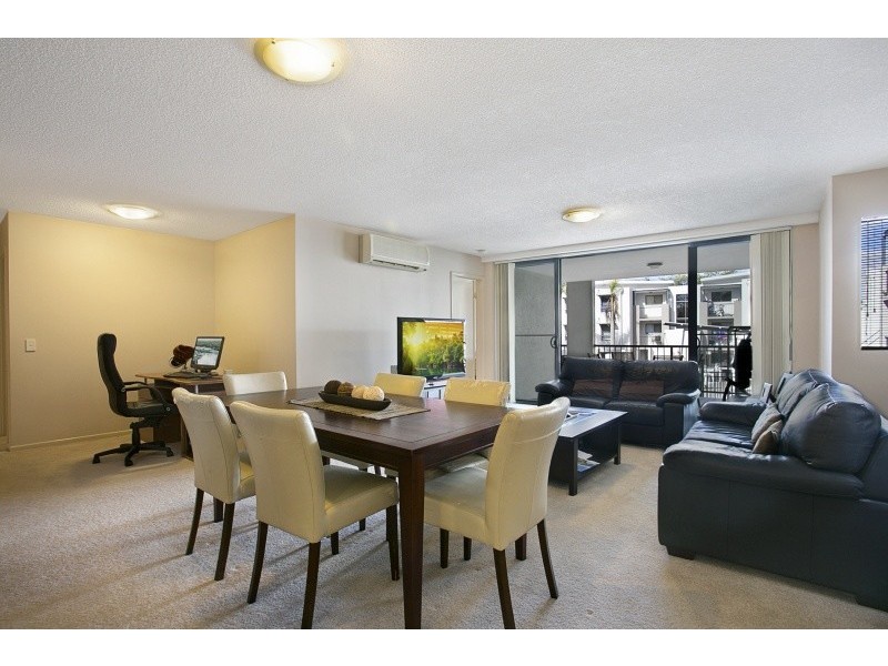 60/7 Landsborough Terrace, Toowong QLD 4066