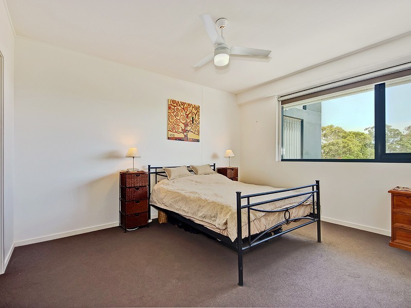 B4/25 Dix Street, Redcliffe QLD 4020