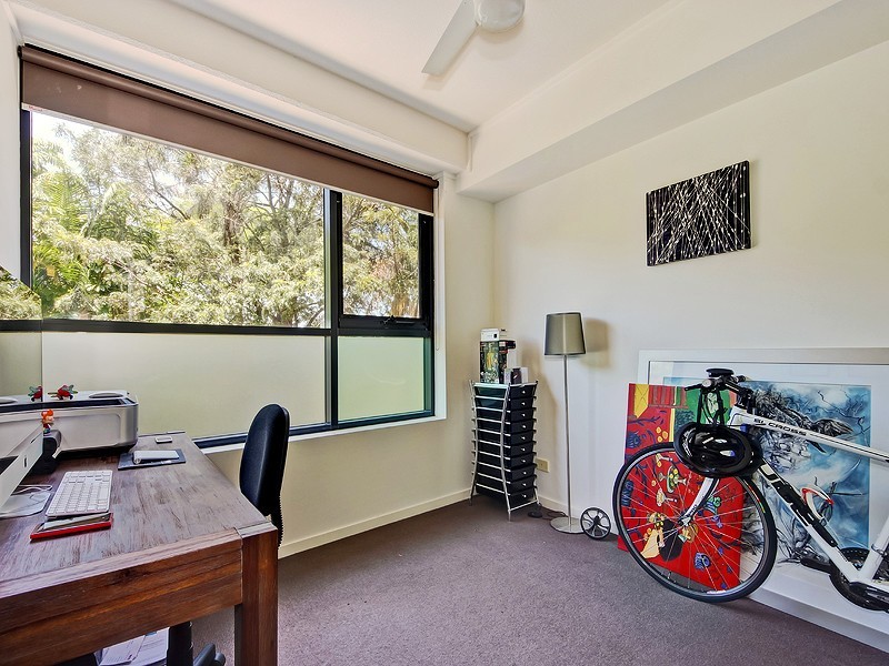 B4/25 Dix Street, Redcliffe QLD 4020