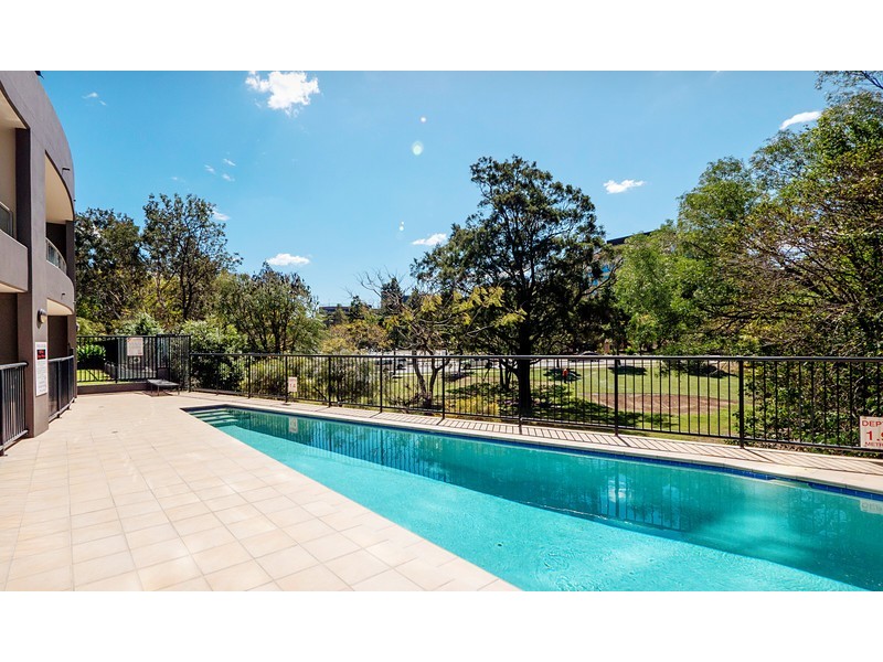 2/21 Patrick Lane, Toowong QLD 4066