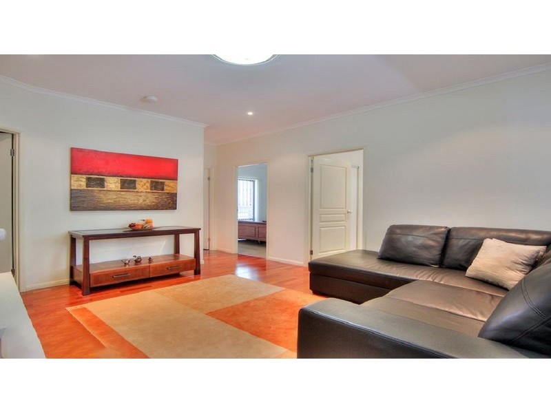 9 Meadowbank Court, Calamvale QLD 4116