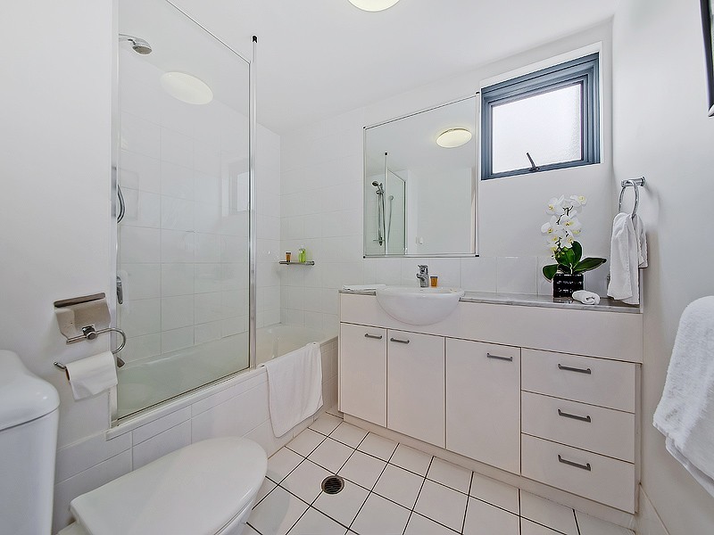 4/21 Patrick Lane, Toowong QLD 4066