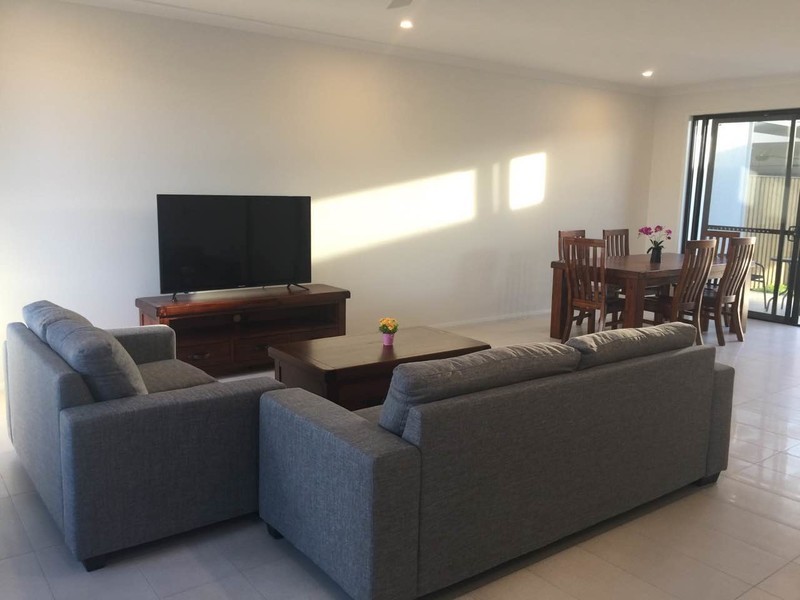 1/33 Azure Way, Hope Island QLD 4212
