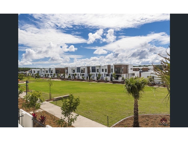 1/33 Azure Way, Hope Island QLD 4212