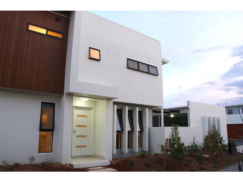 1 Mayfair Lane, Hope Island QLD 4212