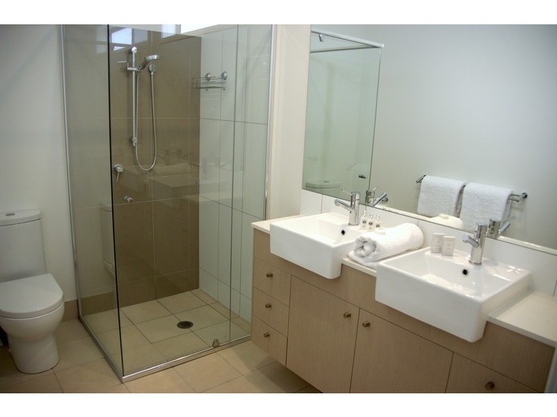 1 Mayfair Lane, Hope Island QLD 4212