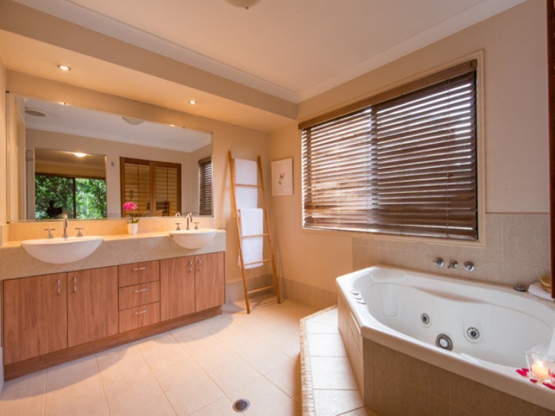 9 Apple Blossom Place, Eight Mile Plains QLD 4113