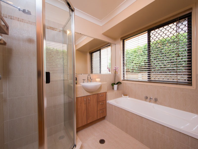 9 Apple Blossom Place, Eight Mile Plains QLD 4113