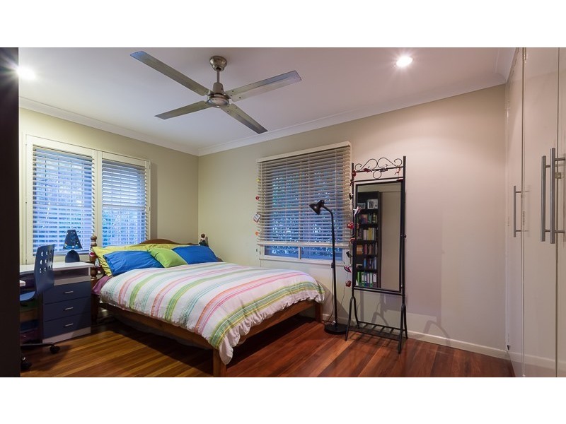12 Cresthaven Drive, Mansfield QLD 4122