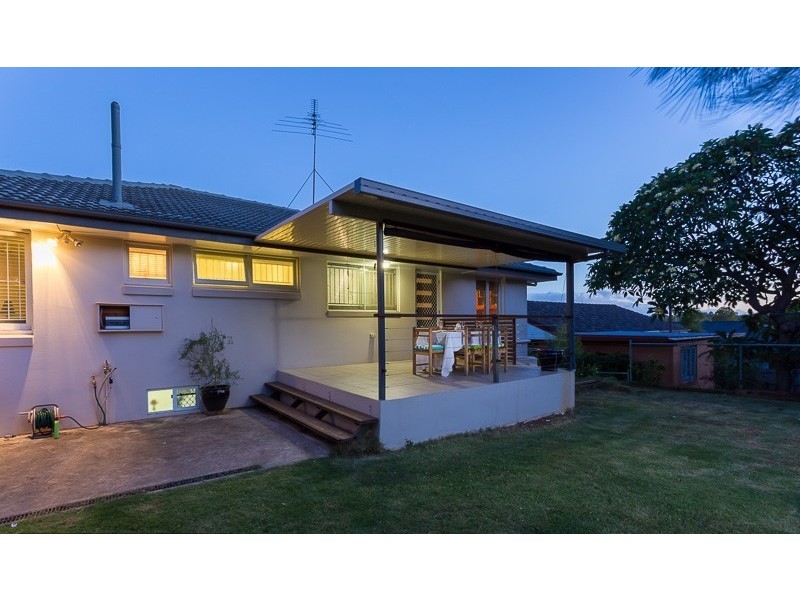 12 Cresthaven Drive, Mansfield QLD 4122