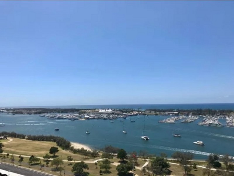 2 Como Crescent, Southport QLD 4215