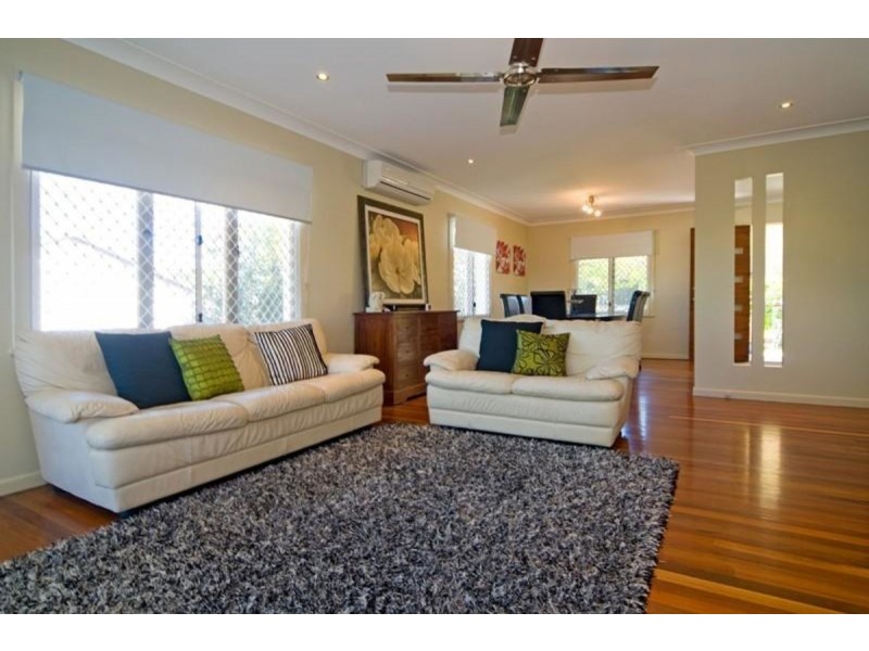 12 Cresthaven Drive, Mansfield QLD 4122