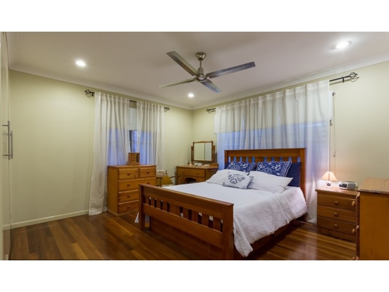 12 Cresthaven Drive, Mansfield QLD 4122