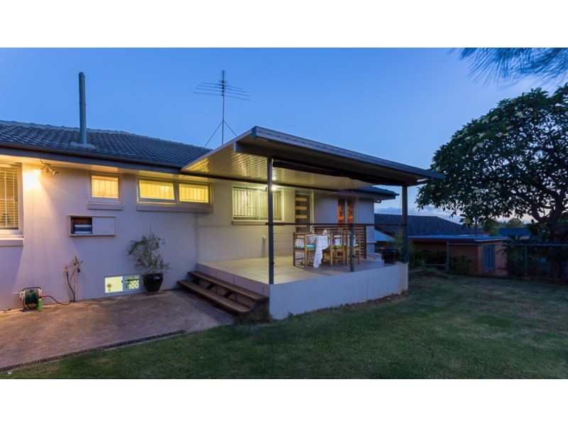 12 Cresthaven Drive, Mansfield QLD 4122