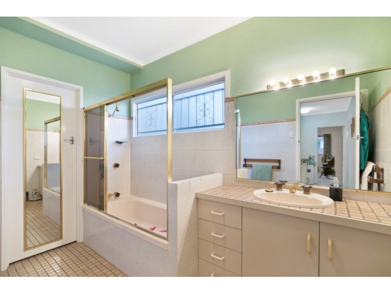 5 Spica Street, Coorparoo QLD 4151