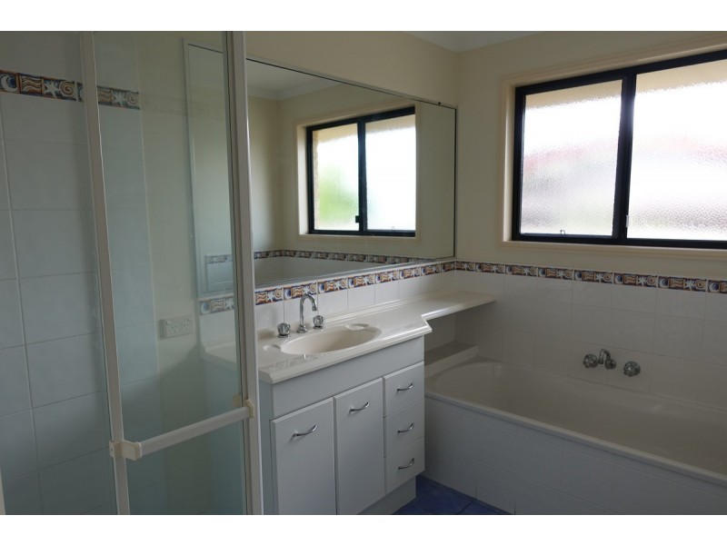 12 Newland Crescent, Parkinson QLD 4115